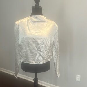 NWT Top with shimmer gold detail - H&M Size Large
